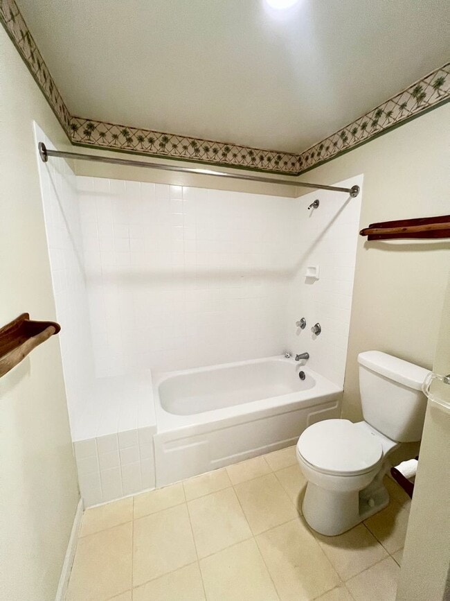 Photo - Unfurnished 1 Bedroom, 1 Bathroom – Kailua Bay Resort