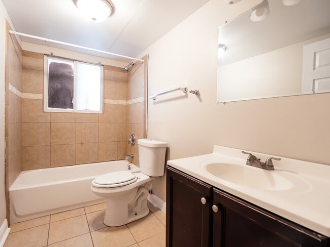 Photo - 1634 Crest Hill Ave