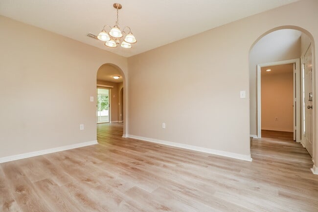 Photo - 1108 Cambourne Dr