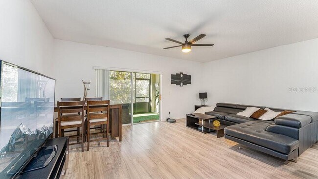 Photo - 3 Bedroom 3 Bath Kissimmee Emerald Lake Townhome with 2 Master Suites and Stainless Appliances!
