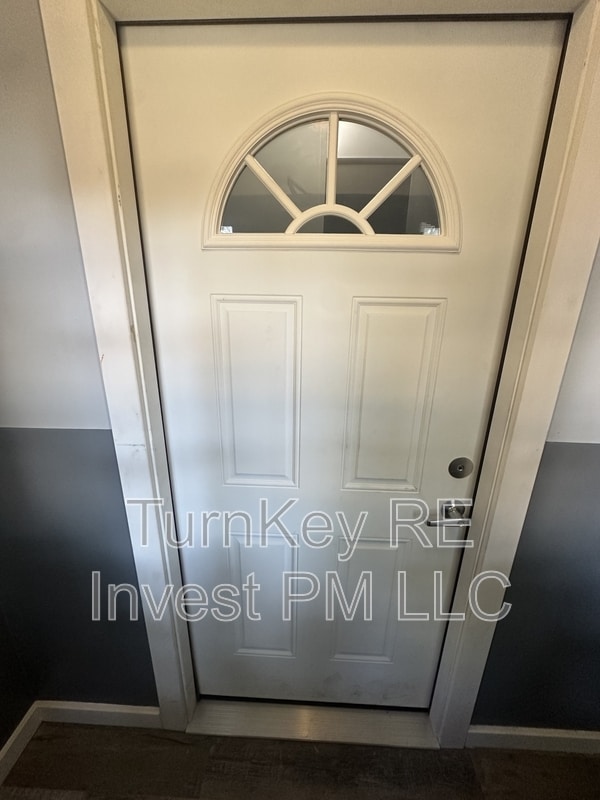 Photo - 1015 E 150th Pl