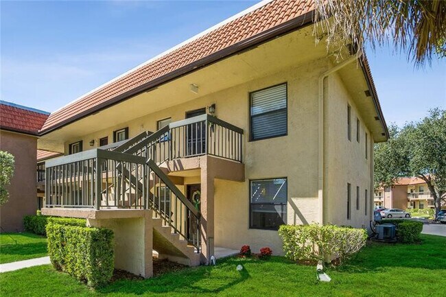 21915 Lake Forest Cir Unit 106