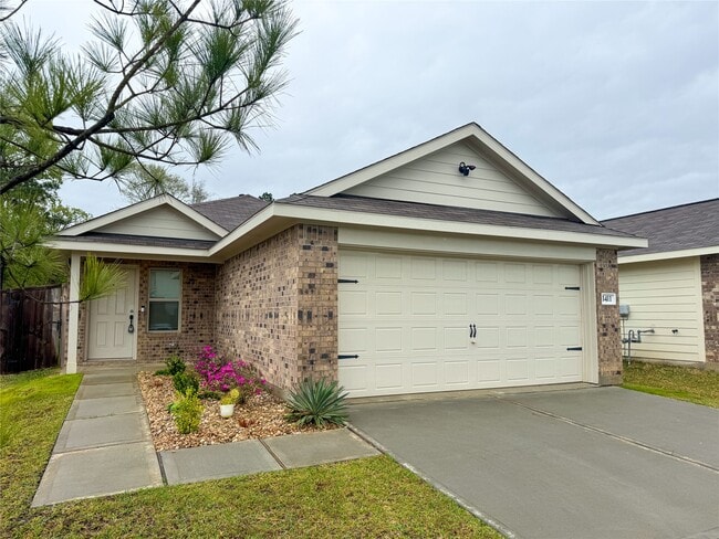 Photo - 1411 Las Cuevas Dr