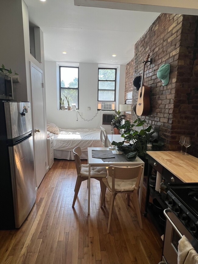 Photo - 203 Chrystie Street