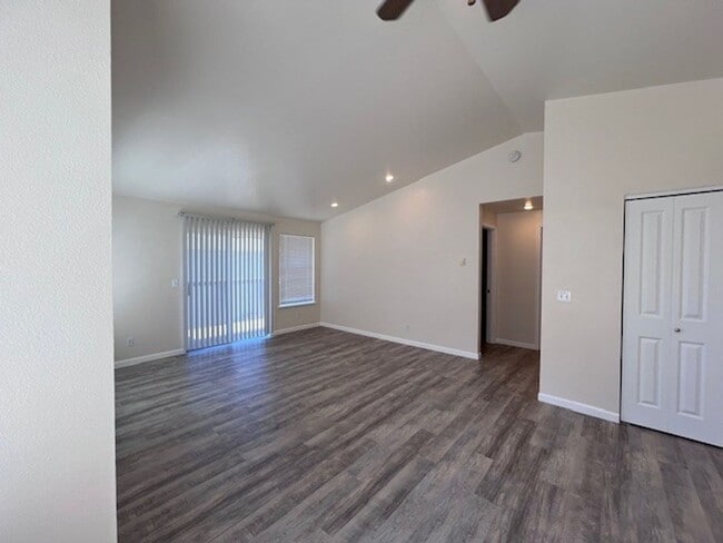 Photo - 5684 Eagle Pkwy Unit #3