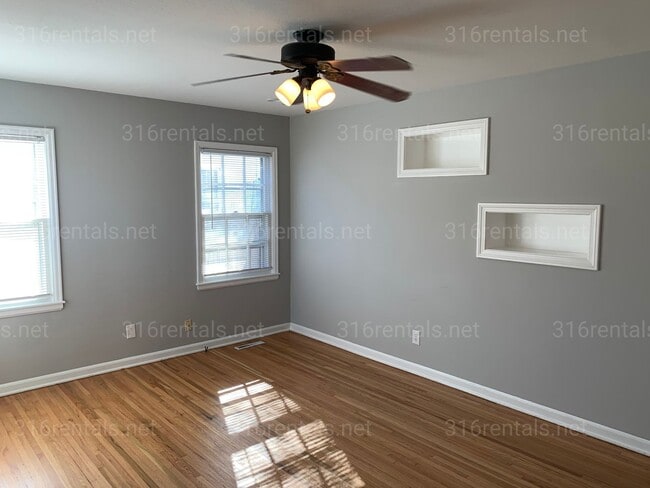 Photo - $900 - 2 bedroom / 1 bathroom - Single Family Home *COMING SOON*