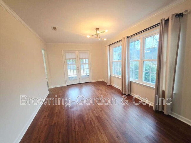 Photo - 228 Brattlesboro Pl