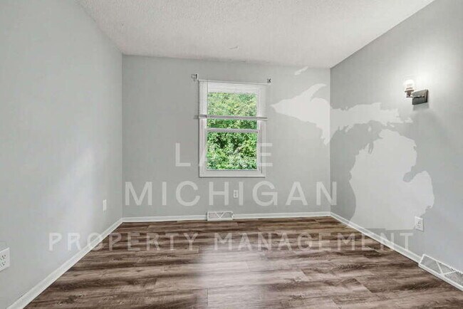 2555 Ridgemoor Dr SE