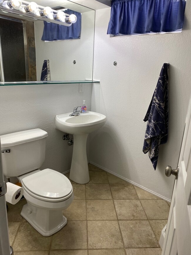 Photo - 1420 S Jay St