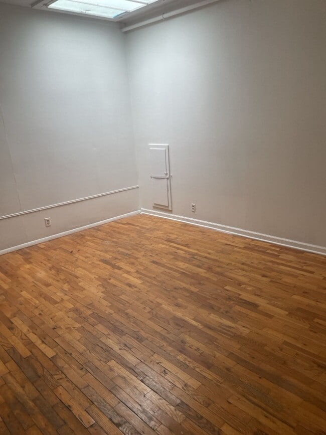 Photo - 734 1/2 Massachusetts St