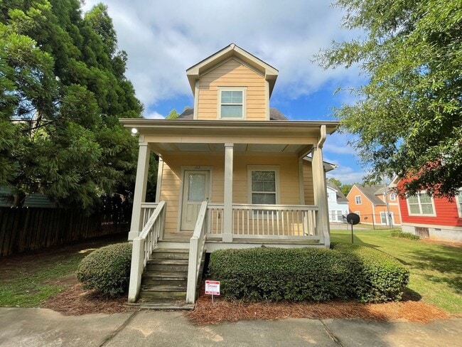 Building Photo - PRE-LEASING FOR AUGUST 2026! Rental
