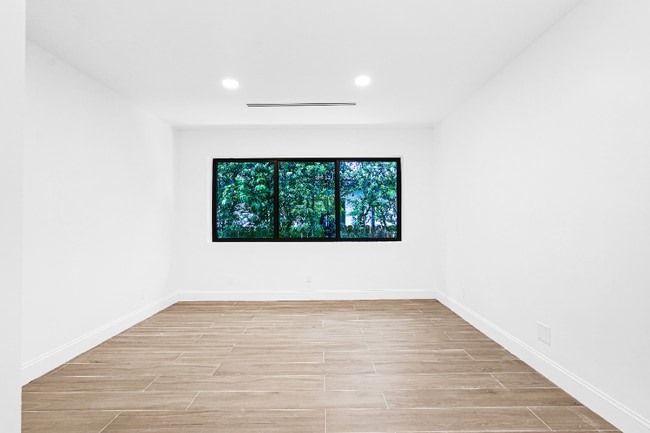 Photo - 10618 NE 11th Ave