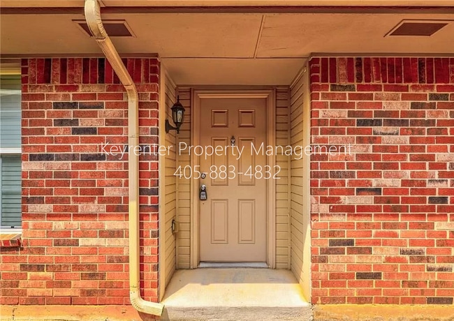 Photo - Gorgeous 3 bedroom 2 Bath and 2 Car Home in the Heart of Yukon