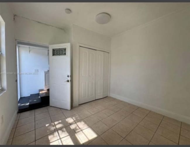 3340 NW 17th St Unidad Rear Efficiency