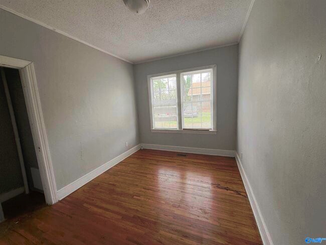 213 Wilson St NE Unit 2