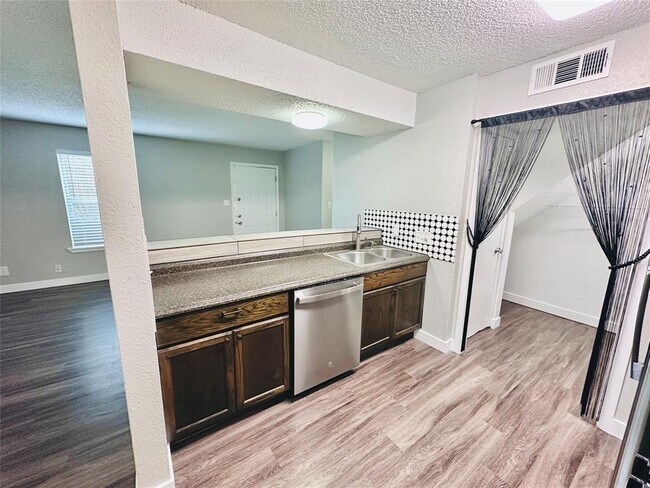 Photo - 1314 Southport Dr