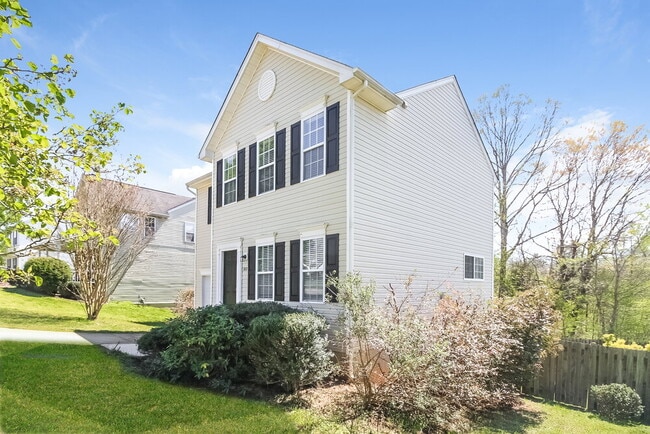 Photo - 300 Creekview Dr