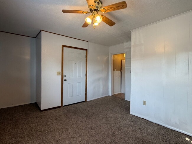 1 Bedroom Apartment for Lease!!