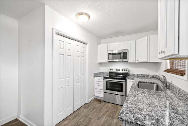 Building Photo - 1816 15th Ave N Unit B Rental