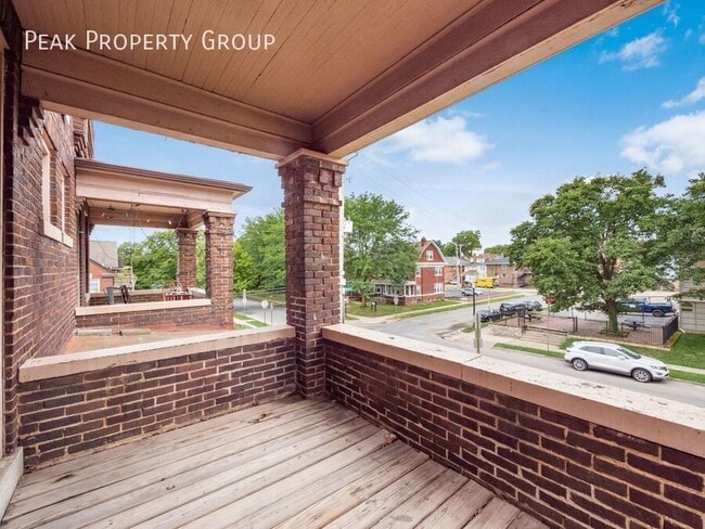 Photo - 133 E 12th Ave