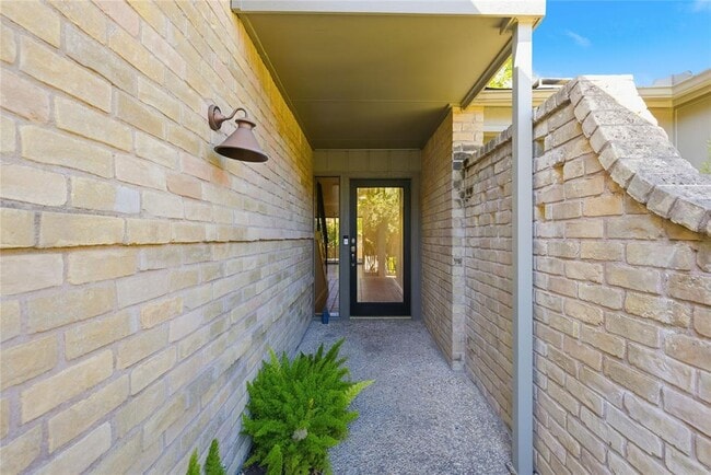 Photo - 48 Woodstone Square