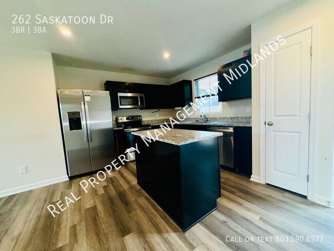 Photo - 262 Saskatoon Dr