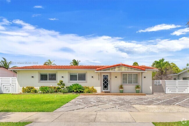 Building Photo - 10295 SW 34th St Rental