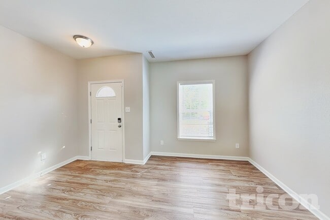 Photo - 807 Chastain Ave