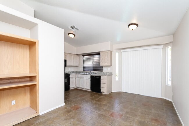 Photo - 8904 Dolente Ave