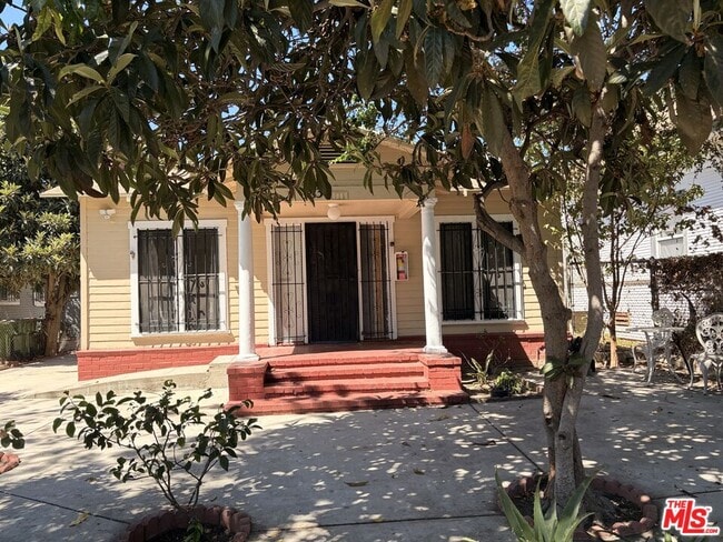 Building Photo - 1183 W 37th Dr