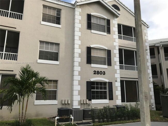 Photo - 2803 N Oakland Forest Dr Condo Unit 208