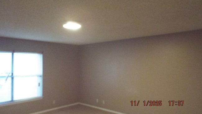 Photo - 1827 Leander