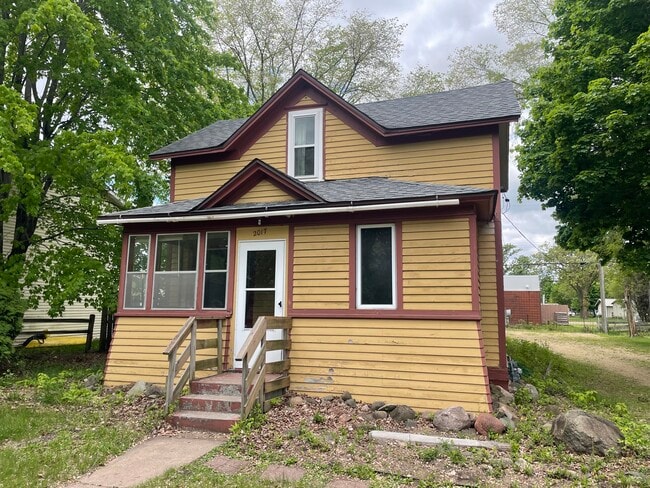 Building Photo - 2017 2nd St E