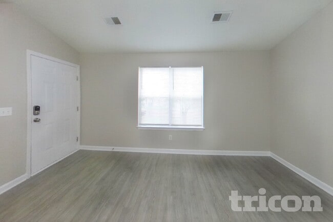 1310 May Oak Cir