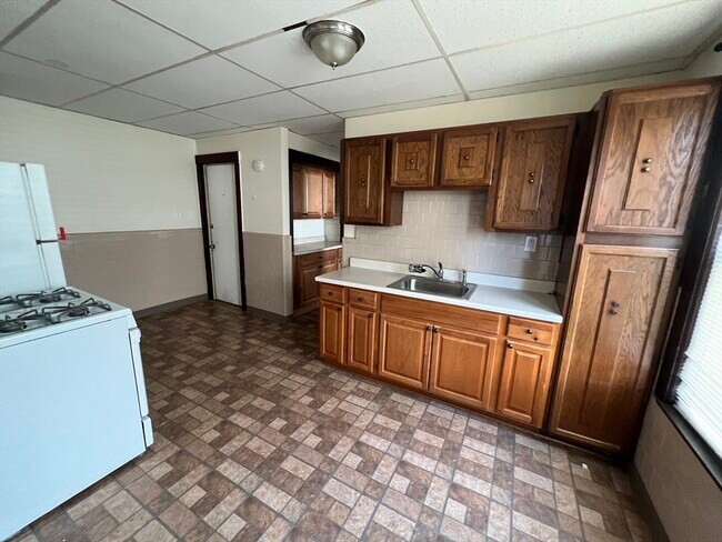 Photo - 382 McGrath Hwy Unit 1R