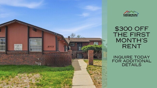 Building Photo - $1,500.95 with $300.00 off the first month's rent, 2 Beds - 1 Bath, Triplex in Aurora with Washer... Unit 4
