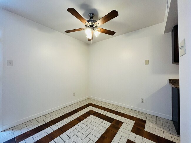 Photo - 5041 N 40th Ave