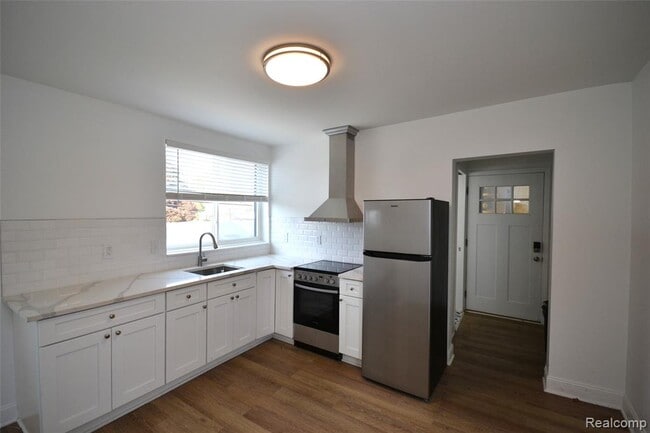 Photo - 23833 John R Rd Unit 2