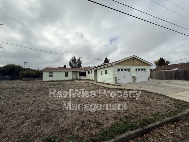 Photo - 2347 Cannon Ave