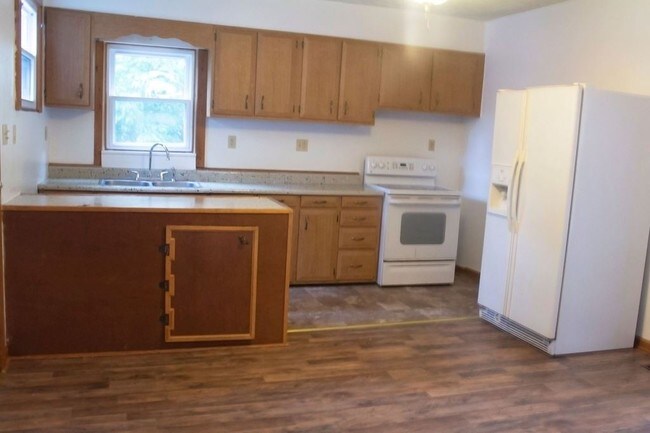 Photo - 3 br, 1 bath House - 118 wengler ave