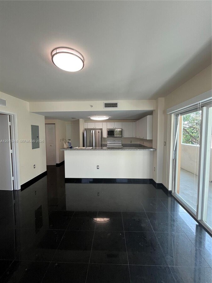 Photo - 2740 SW 28th Ter Unidad 308