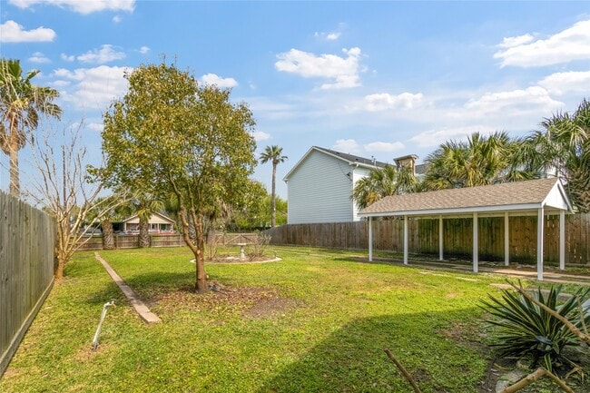 Photo - 5515 Avenue R