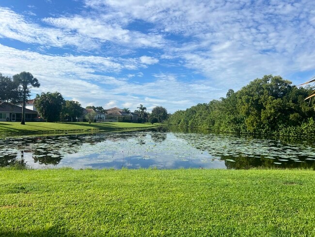 Photo - 1605 S Club Dr