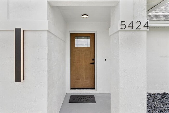 5424 Loma Vista Dr E