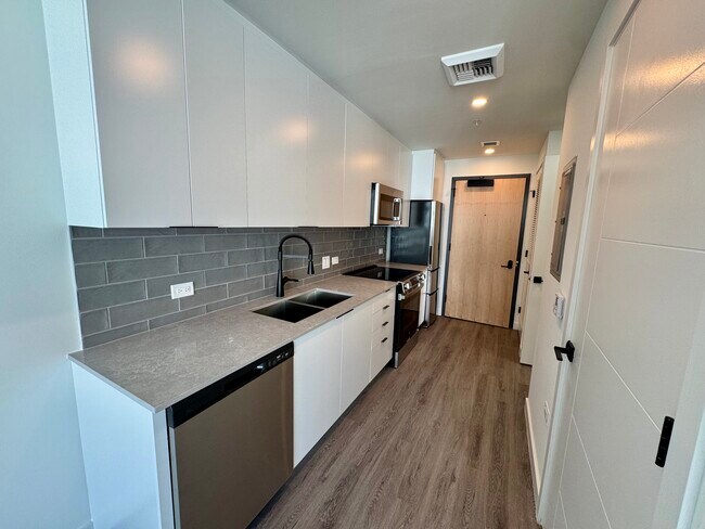 Building Photo - 355 NW 19th Ln Unit S12