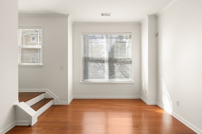 Photo - 380 Grant Cir SE