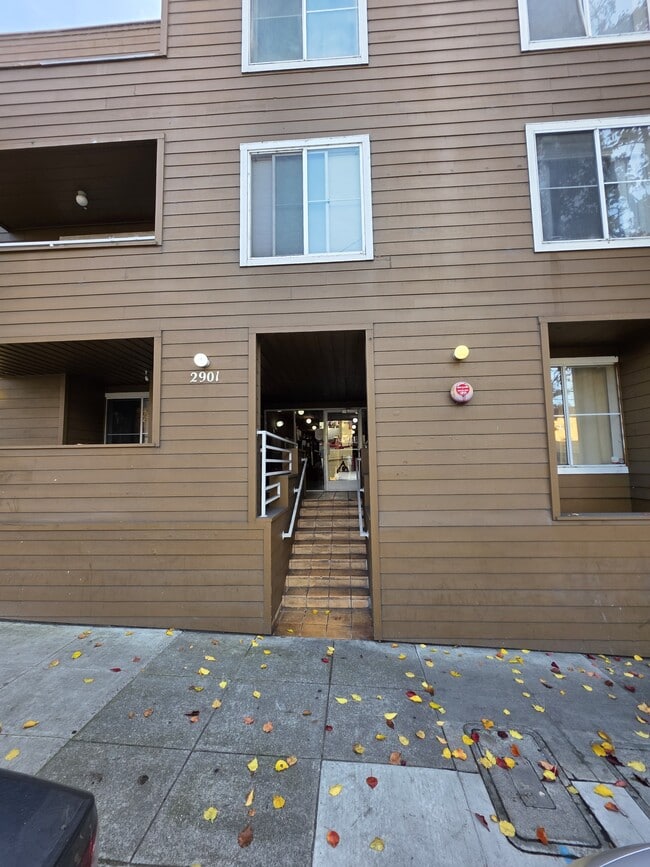 Photo - 2901 MacArthur Blvd