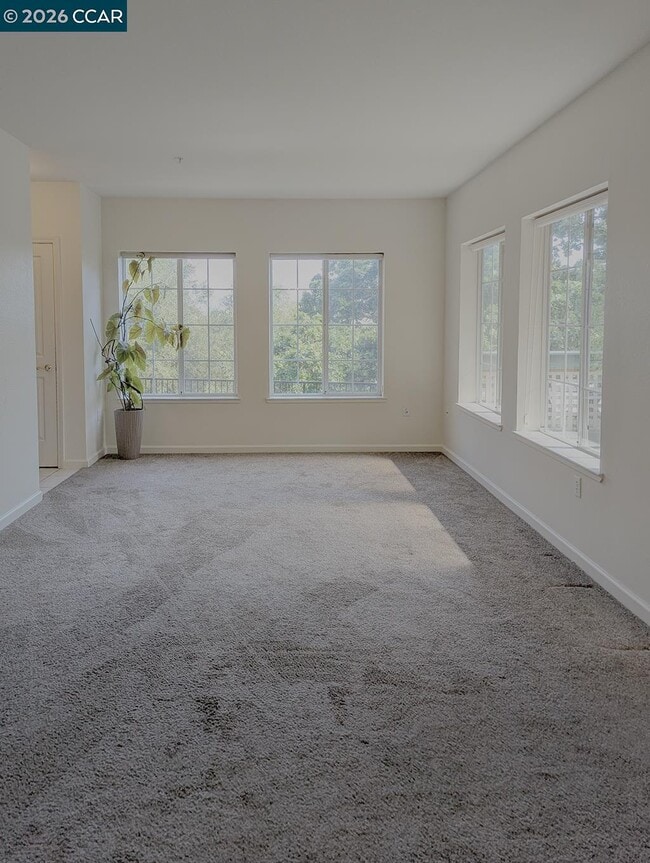 Photo - 111 Stone Pine Ln