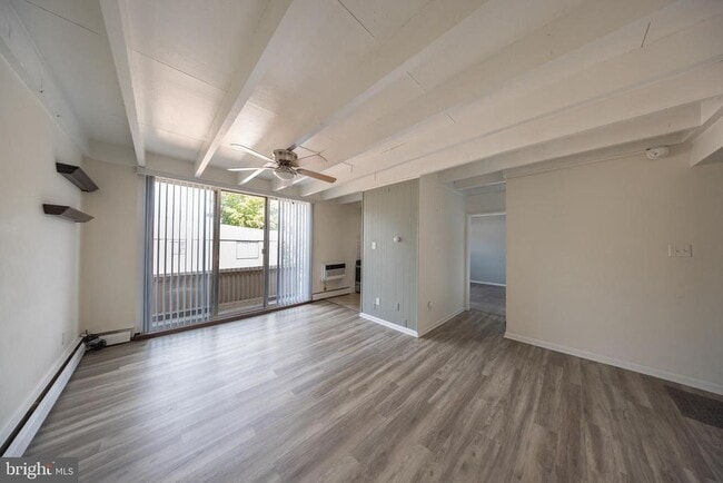 Photo - 100 E Glenolden Ave Unit R-18