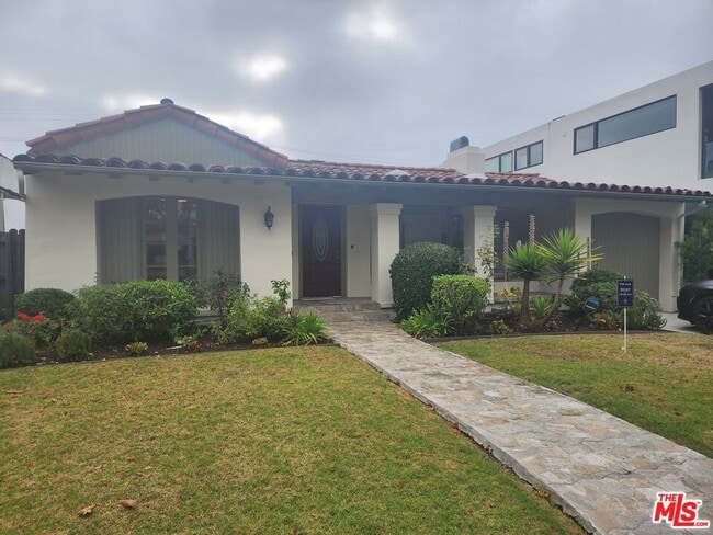 Building Photo - 328 S Oakhurst Dr Rental